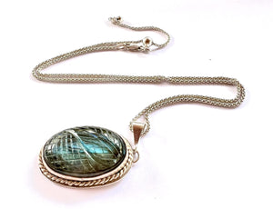 Grand Labradorite Necklace