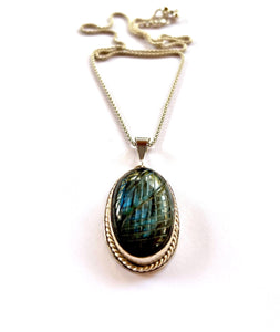 Grand Labradorite Necklace