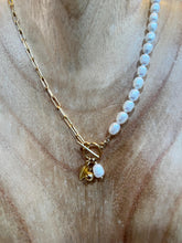 Load image into Gallery viewer, Freshwater Pearl and Gold Necklace
